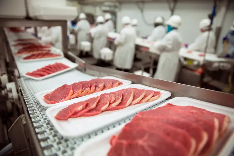 Trump to Invoke Defense Production Act at Meat Plants